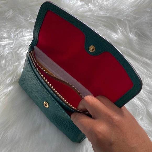 Dooney & Bourke Foldover Clutch 🌿 - Picture 5 of 5